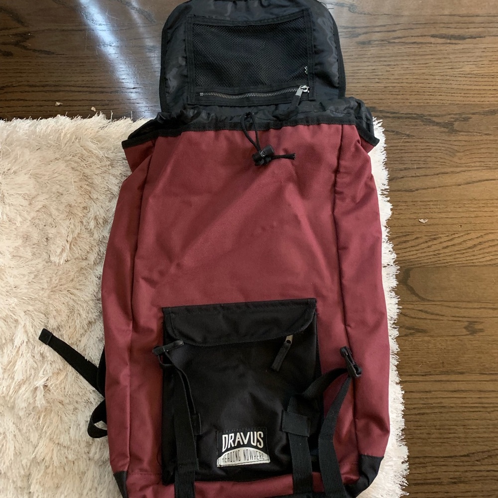 Dravus Commuter Backpack - Picture 2 of 4